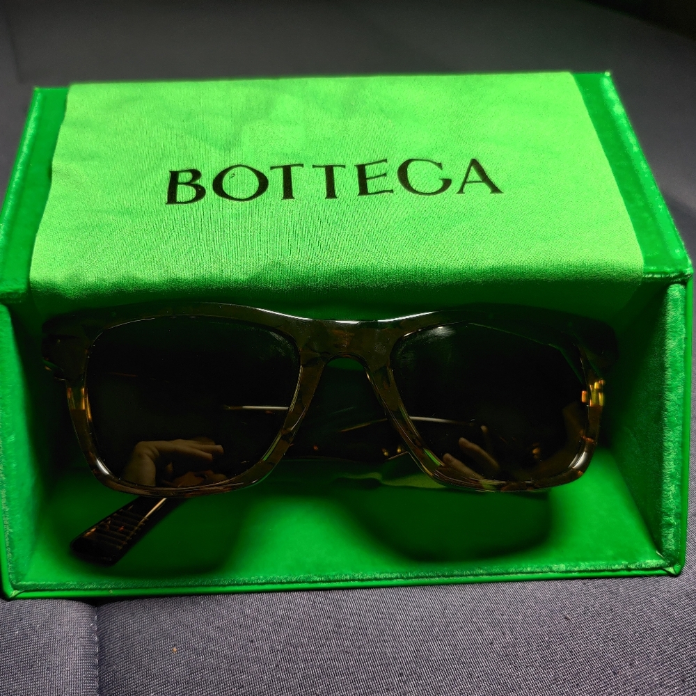 Bottega Veneta BV1120s sunglasses